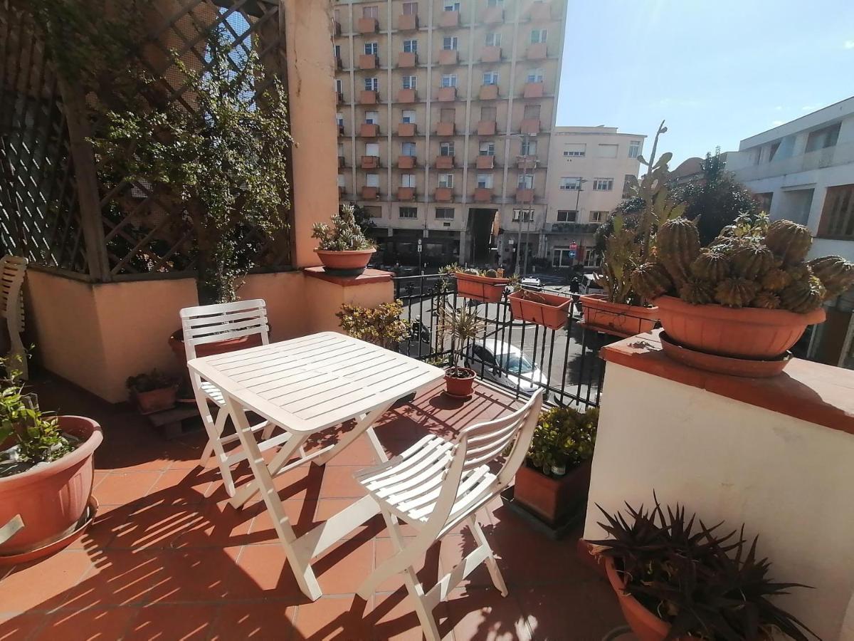 Отель Residenza Schinardi Ористано Экстерьер фото